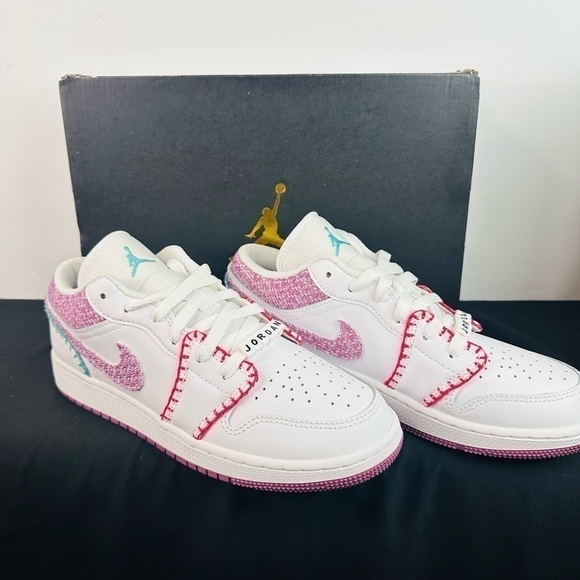 Jordan 1 Low Nike Jordan Knit Size 6 Y New with box DM9037-100 - Picture 4 of 8